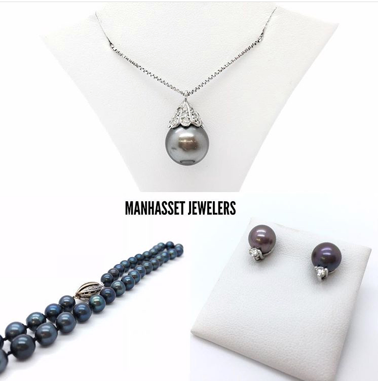 Beautiful white gold, black Tahitian pearls and diamonds necklaces and earrings